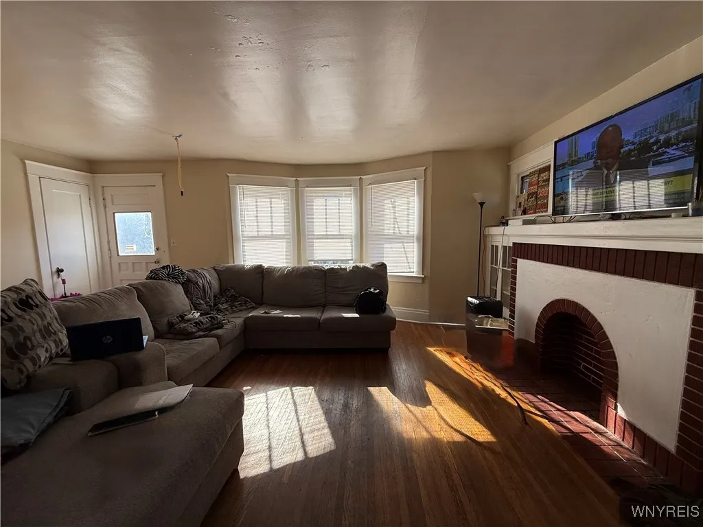 196 Lasalle Avenue, Buffalo, New York 14214, Buffalo, New York 14214, 6 Bedrooms Bedrooms, ,2 BathroomsBathrooms,Residential,For Sale,196 Lasalle Avenue, Buffalo, New York 14214,0,B1648378