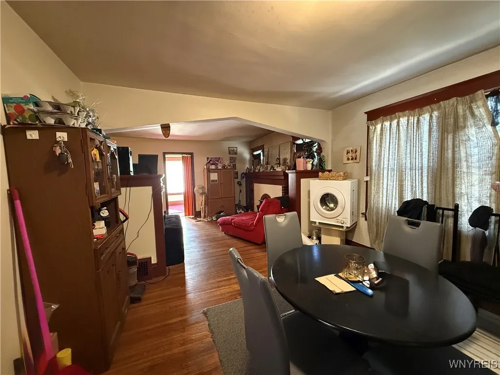 196 Lasalle Avenue, Buffalo, New York 14214, Buffalo, New York 14214, 6 Bedrooms Bedrooms, ,2 BathroomsBathrooms,Residential,For Sale,196 Lasalle Avenue, Buffalo, New York 14214,0,B1648378