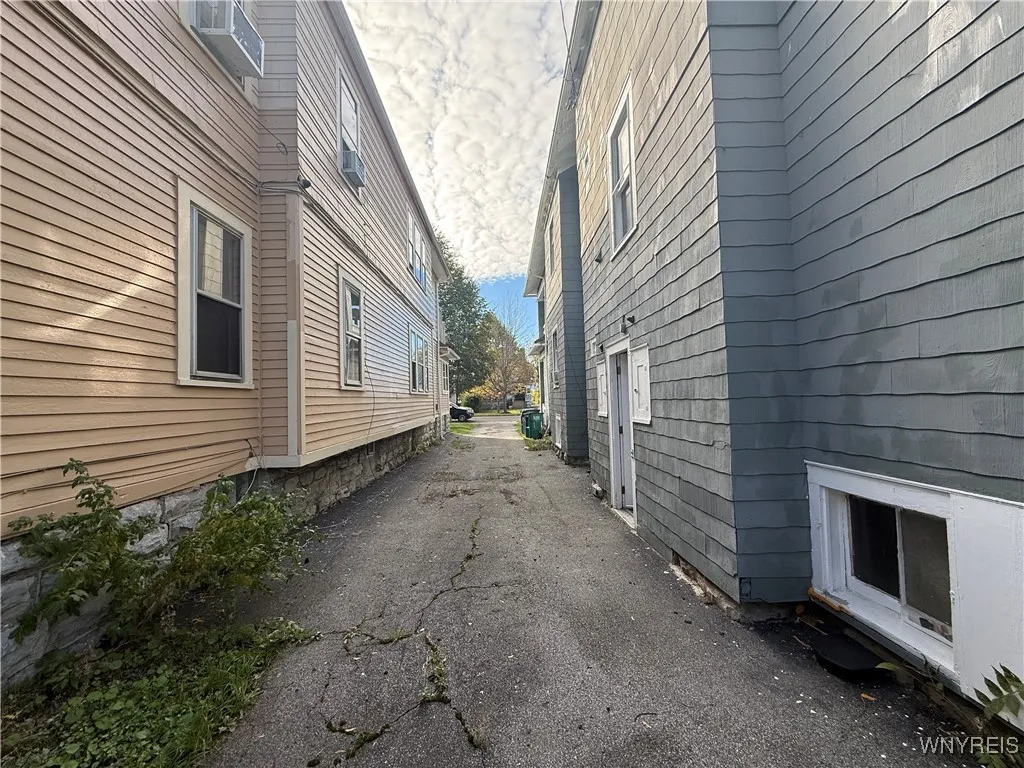 154 Minnesota Avenue, Buffalo, New York 14214, Buffalo, New York 14214, 6 Bedrooms Bedrooms, ,2 BathroomsBathrooms,Residential,For Sale,154 Minnesota Avenue, Buffalo, New York 14214,0,B1648300