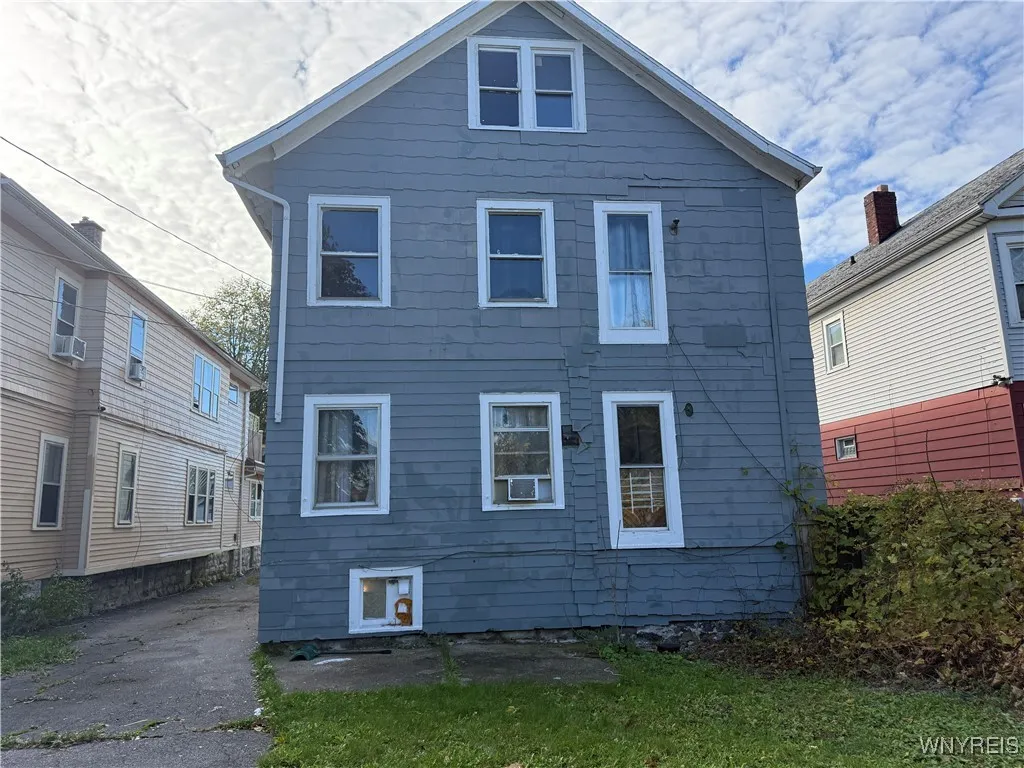 154 Minnesota Avenue, Buffalo, New York 14214, Buffalo, New York 14214, 6 Bedrooms Bedrooms, ,2 BathroomsBathrooms,Residential,For Sale,154 Minnesota Avenue, Buffalo, New York 14214,0,B1648300