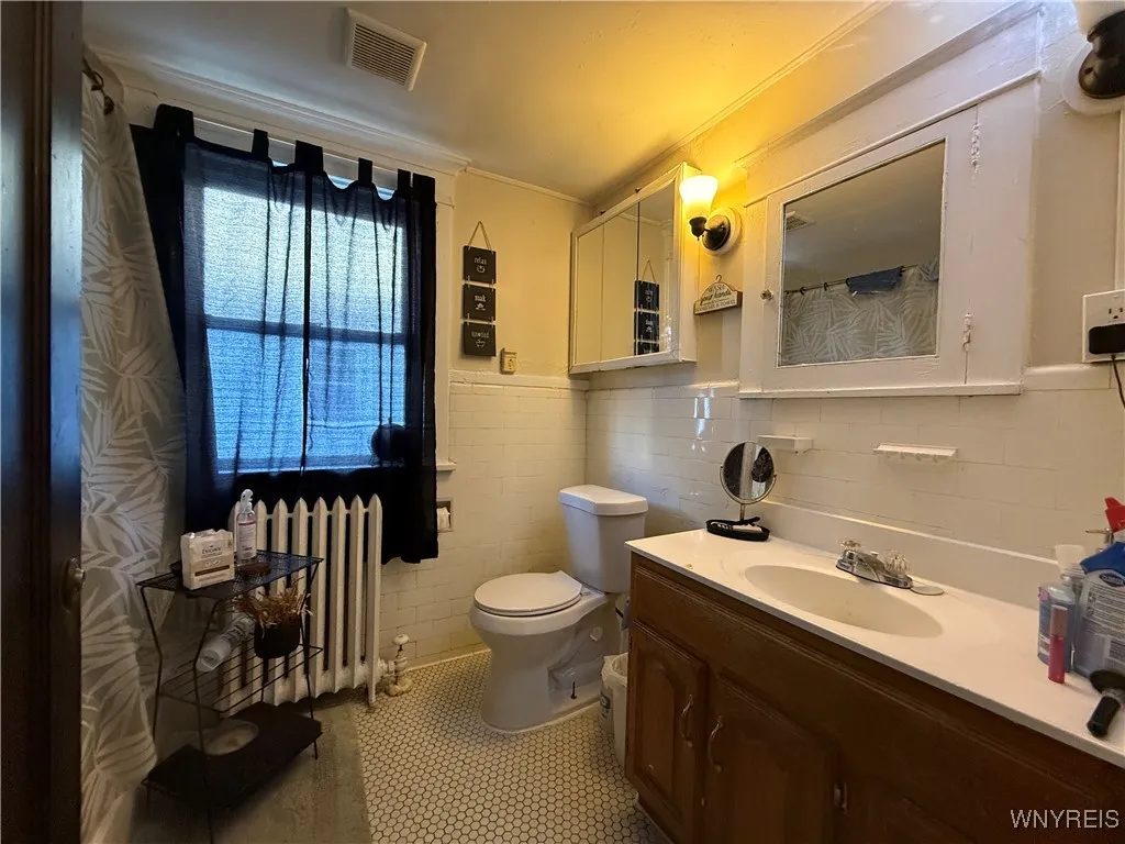 154 Minnesota Avenue, Buffalo, New York 14214, Buffalo, New York 14214, 6 Bedrooms Bedrooms, ,2 BathroomsBathrooms,Residential,For Sale,154 Minnesota Avenue, Buffalo, New York 14214,0,B1648300