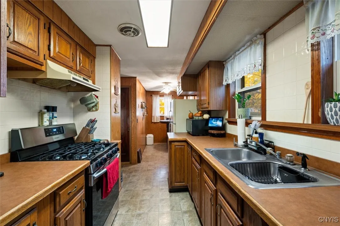 808 Calvert Street, Rome, New York 13440, Rome, New York 13440, 2 Bedrooms Bedrooms, 4 Rooms Rooms,1 BathroomBathrooms,Residential,For Sale,808 Calvert Street, Rome, New York 13440,0,S1648057