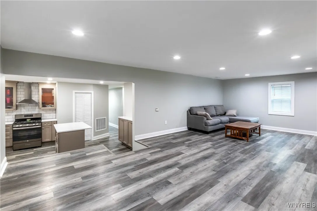 80 State St, Tonawanda, New York 14150, Tonawanda, New York 14150, 3 Bedrooms Bedrooms, 6 Rooms Rooms,1 BathroomBathrooms,Residential,For Sale,80 State St, Tonawanda, New York 14150,0,B1648613