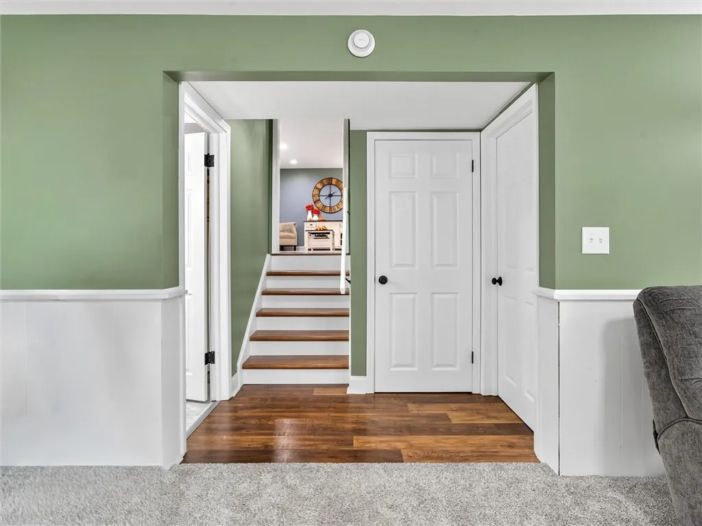 82 Nory Lane, Gates, New York 14606, Gates, New York 14606, 3 Bedrooms Bedrooms, 7 Rooms Rooms,2 BathroomsBathrooms,Residential,For Sale,82 Nory Lane, Gates, New York 14606,0,R1648755