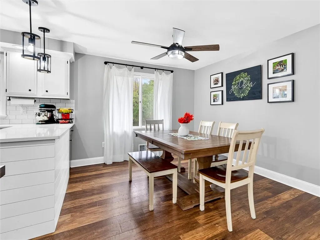 82 Nory Lane, Gates, New York 14606, Gates, New York 14606, 3 Bedrooms Bedrooms, 7 Rooms Rooms,2 BathroomsBathrooms,Residential,For Sale,82 Nory Lane, Gates, New York 14606,0,R1648755