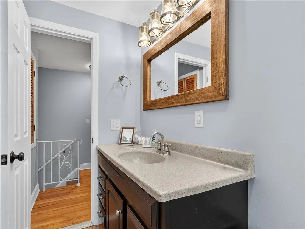 82 Nory Lane, Gates, New York 14606, Gates, New York 14606, 3 Bedrooms Bedrooms, 7 Rooms Rooms,2 BathroomsBathrooms,Residential,For Sale,82 Nory Lane, Gates, New York 14606,0,R1648755