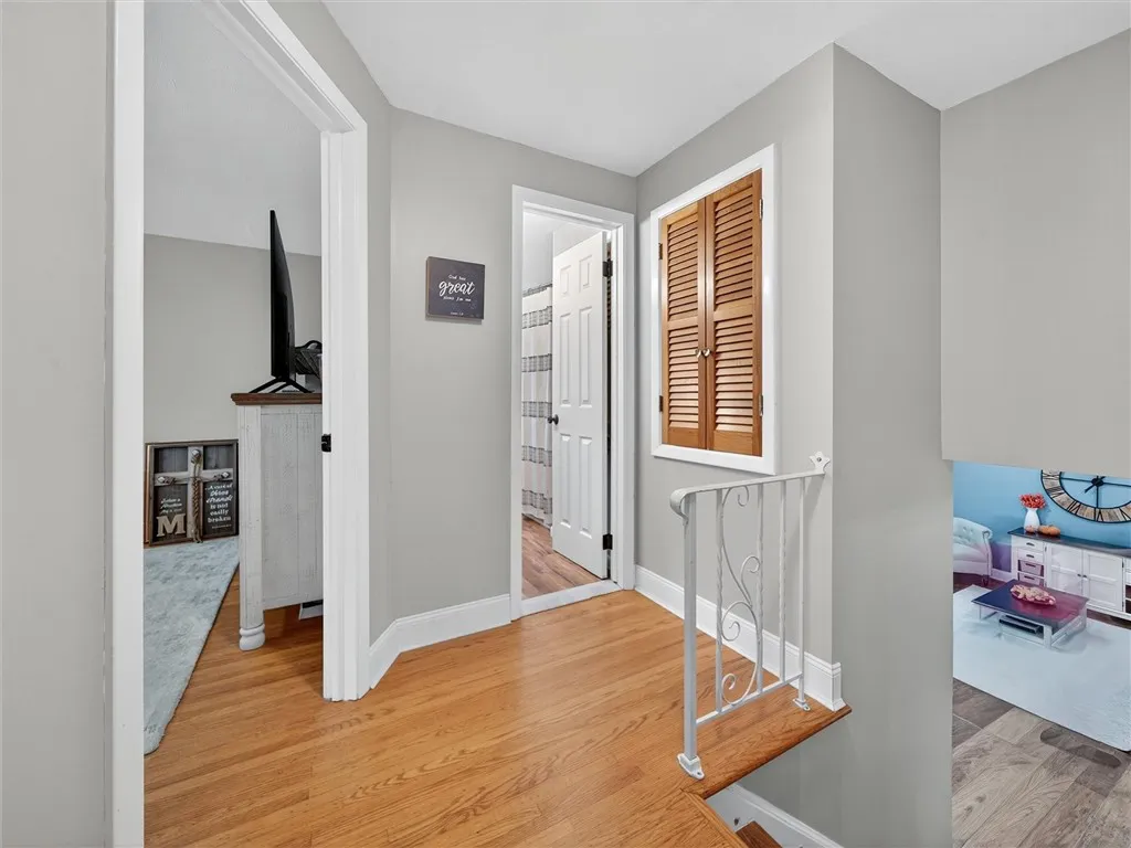 82 Nory Lane, Gates, New York 14606, Gates, New York 14606, 3 Bedrooms Bedrooms, 7 Rooms Rooms,2 BathroomsBathrooms,Residential,For Sale,82 Nory Lane, Gates, New York 14606,0,R1648755