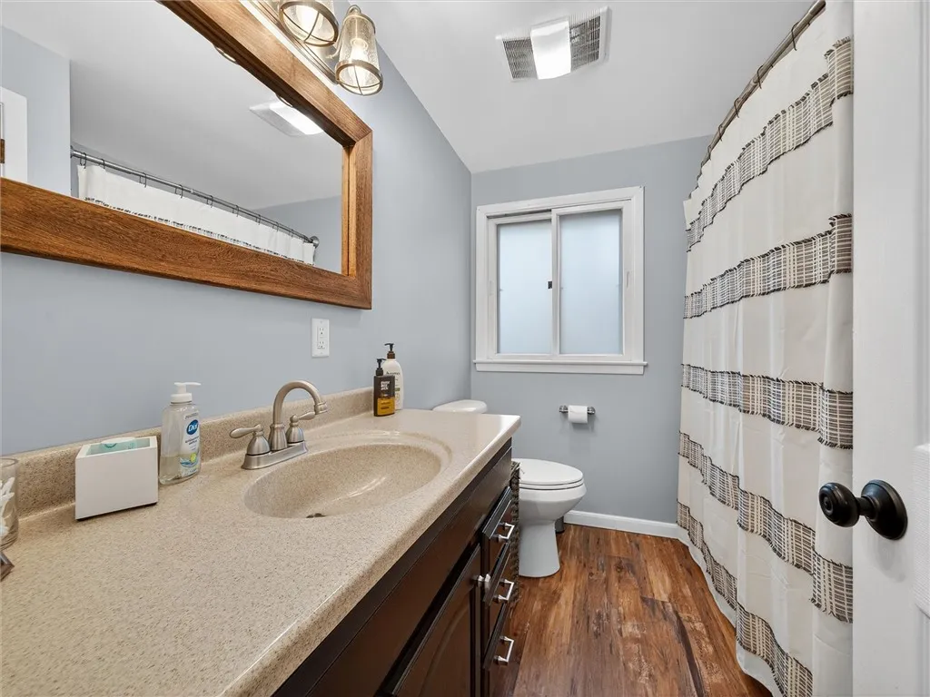 82 Nory Lane, Gates, New York 14606, Gates, New York 14606, 3 Bedrooms Bedrooms, 7 Rooms Rooms,2 BathroomsBathrooms,Residential,For Sale,82 Nory Lane, Gates, New York 14606,0,R1648755