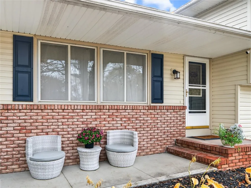 82 Nory Lane, Gates, New York 14606, Gates, New York 14606, 3 Bedrooms Bedrooms, 7 Rooms Rooms,2 BathroomsBathrooms,Residential,For Sale,82 Nory Lane, Gates, New York 14606,0,R1648755