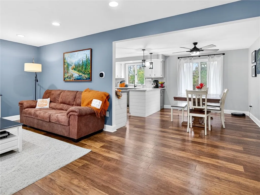 82 Nory Lane, Gates, New York 14606, Gates, New York 14606, 3 Bedrooms Bedrooms, 7 Rooms Rooms,2 BathroomsBathrooms,Residential,For Sale,82 Nory Lane, Gates, New York 14606,0,R1648755