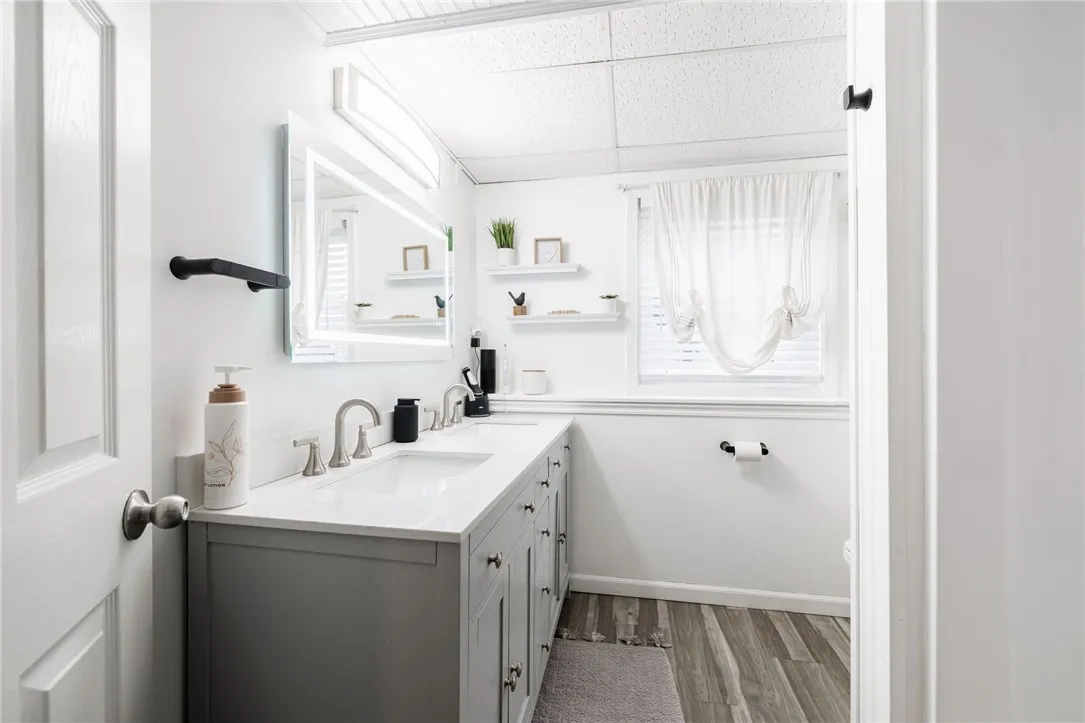 8495 Stringham Drive, Batavia, New York 14020, Batavia, New York 14020, 4 Bedrooms Bedrooms, 7 Rooms Rooms,2 BathroomsBathrooms,Residential,For Sale,8495 Stringham Drive, Batavia, New York 14020,0,R1648698