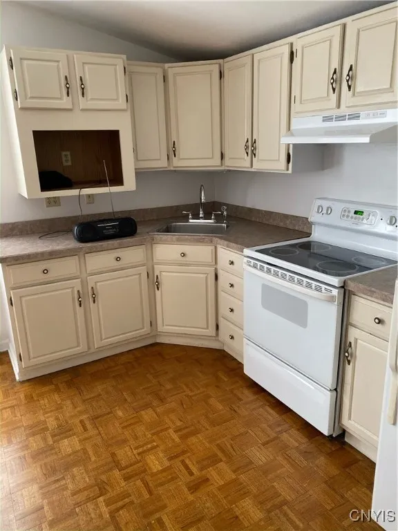 407 Wolf Street, Syracuse, New York 13208, Syracuse, New York 13208, 1 Bedroom Bedrooms, 2 Rooms Rooms,1 BathroomBathrooms,Residential,For Sale,407 Wolf Street, Syracuse, New York 13208,0,S1648259