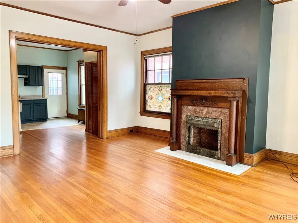 242 Bryant Street 3a, Buffalo, New York 14222, Buffalo, New York 14222, 2 Bedrooms Bedrooms, 6 Rooms Rooms,1 BathroomBathrooms,Residential Lease,For Rent,242 Bryant Street 3a, Buffalo, New York 14222,0,B1648319