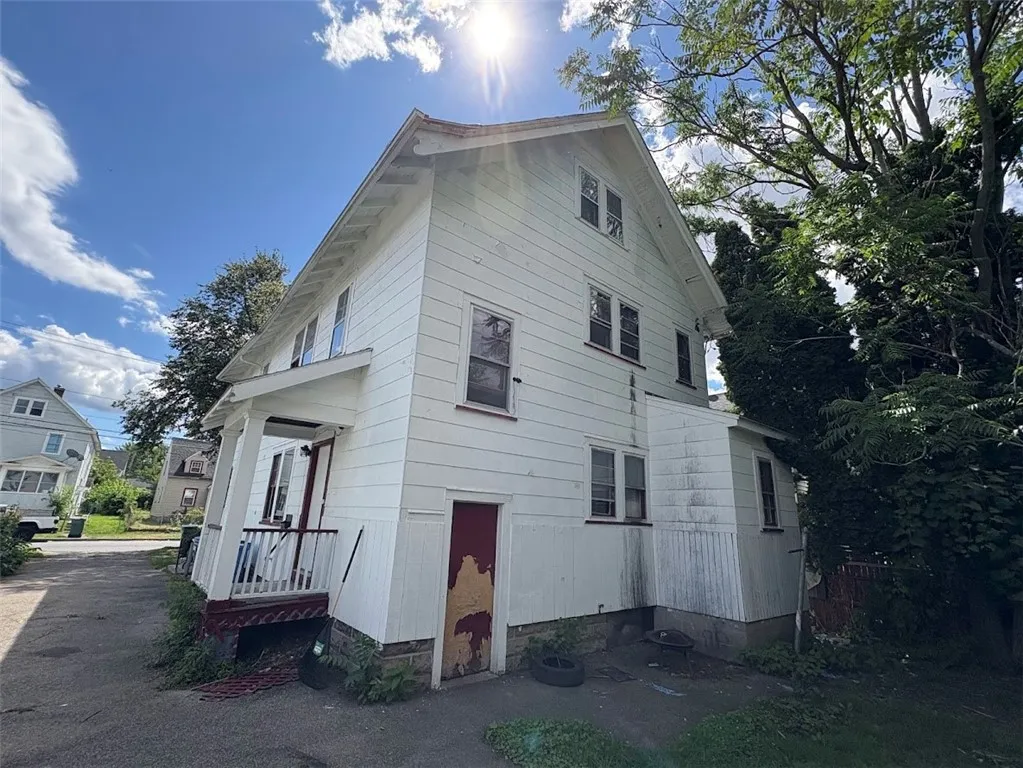 204 Fernwood Avenue, Rochester, New York 14621, Rochester, New York 14621, 4 Bedrooms Bedrooms, ,2 BathroomsBathrooms,Residential,For Sale,204 Fernwood Avenue, Rochester, New York 14621,0,R1641668