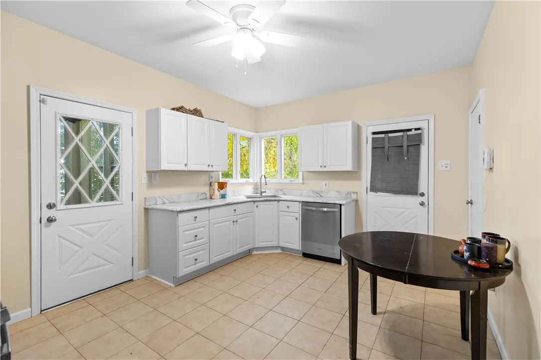 1129 Hilton Avenue, Utica, New York 13501, Utica, New York 13501, 4 Bedrooms Bedrooms, 10 Rooms Rooms,1 BathroomBathrooms,Residential,For Sale,1129 Hilton Avenue, Utica, New York 13501,0,R1648733