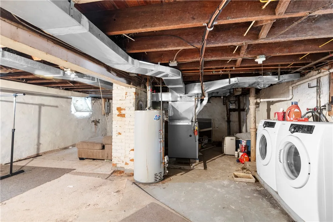 1129 Hilton Avenue, Utica, New York 13501, Utica, New York 13501, 4 Bedrooms Bedrooms, 10 Rooms Rooms,1 BathroomBathrooms,Residential,For Sale,1129 Hilton Avenue, Utica, New York 13501,0,R1648733