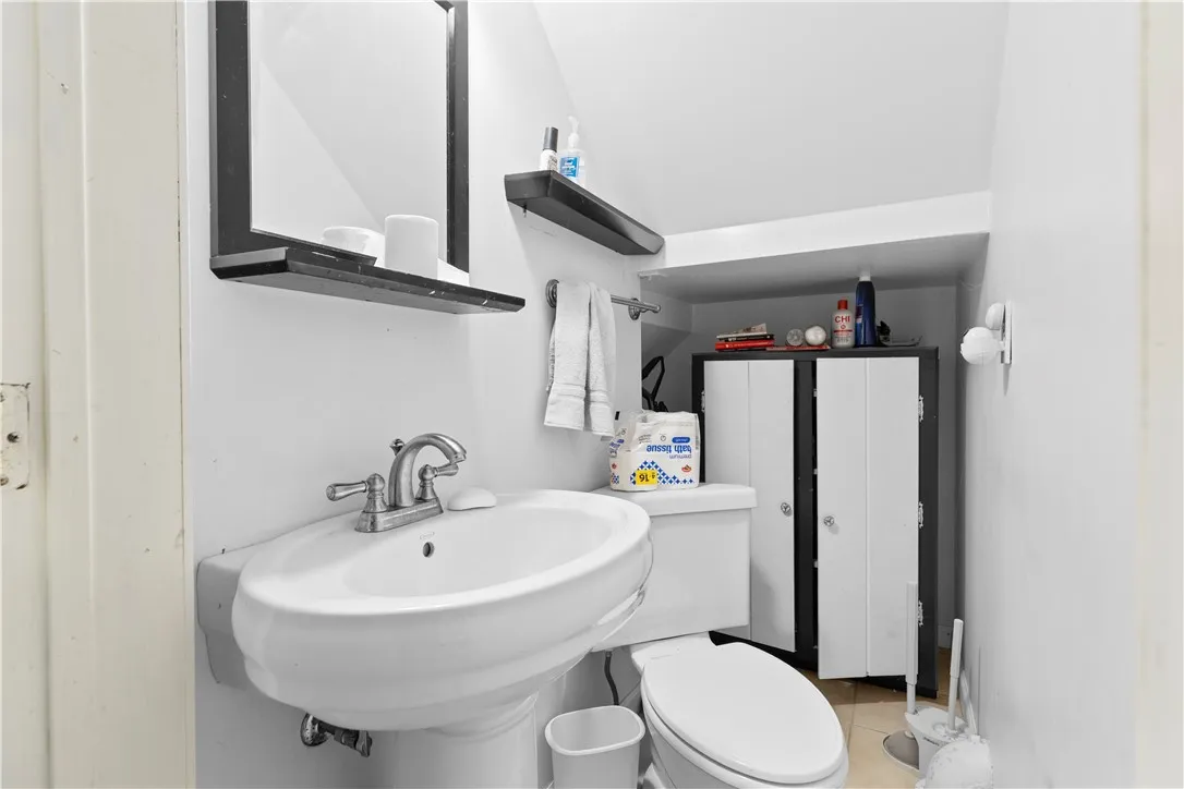 1129 Hilton Avenue, Utica, New York 13501, Utica, New York 13501, 4 Bedrooms Bedrooms, 10 Rooms Rooms,1 BathroomBathrooms,Residential,For Sale,1129 Hilton Avenue, Utica, New York 13501,0,R1648733