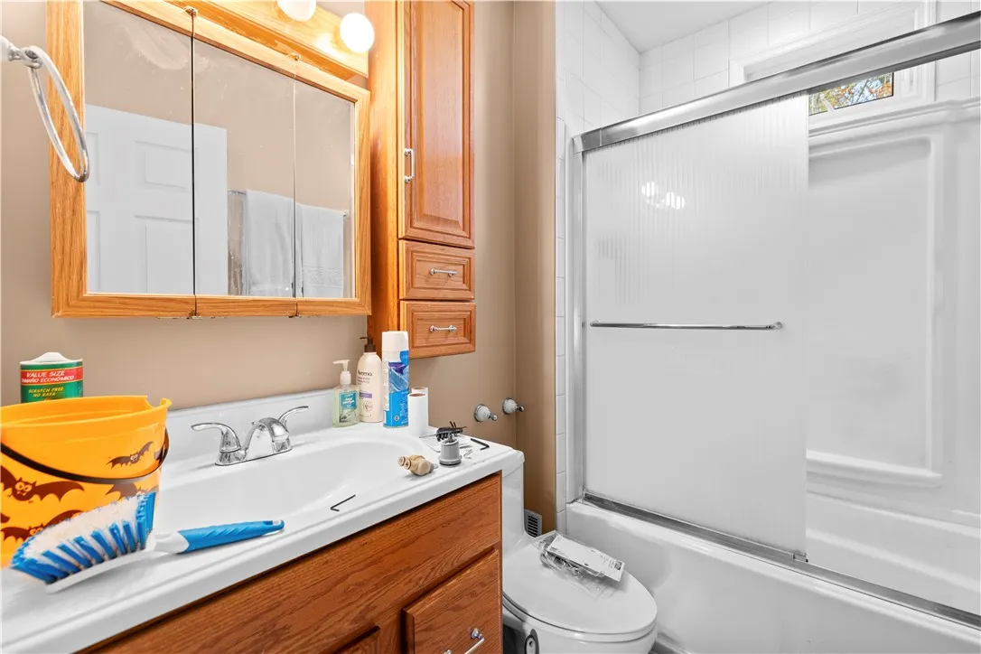 1129 Hilton Avenue, Utica, New York 13501, Utica, New York 13501, 4 Bedrooms Bedrooms, 10 Rooms Rooms,1 BathroomBathrooms,Residential,For Sale,1129 Hilton Avenue, Utica, New York 13501,0,R1648733