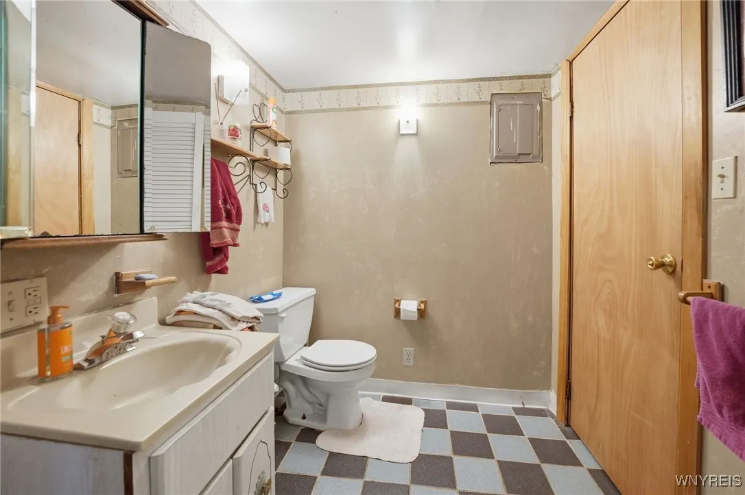 45 Crane Street, Lancaster, New York 14043, Lancaster, New York 14043, 5 Bedrooms Bedrooms, ,3 BathroomsBathrooms,Residential,For Sale,45 Crane Street, Lancaster, New York 14043,0,B1647346