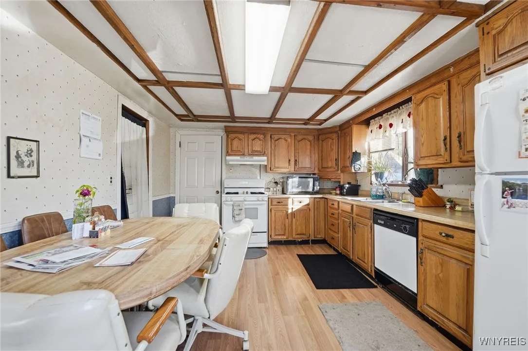 45 Crane Street, Lancaster, New York 14043, Lancaster, New York 14043, 5 Bedrooms Bedrooms, ,3 BathroomsBathrooms,Residential,For Sale,45 Crane Street, Lancaster, New York 14043,0,B1647346