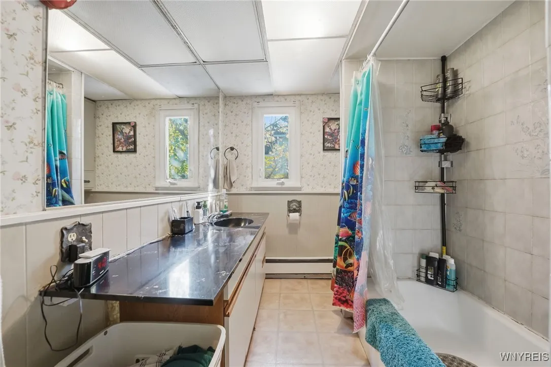 45 Crane Street, Lancaster, New York 14043, Lancaster, New York 14043, 5 Bedrooms Bedrooms, ,3 BathroomsBathrooms,Residential,For Sale,45 Crane Street, Lancaster, New York 14043,0,B1647346