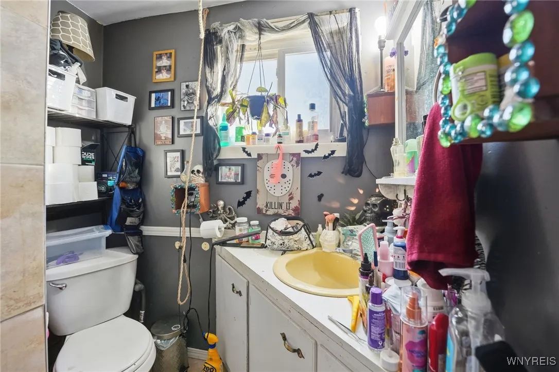 45 Crane Street, Lancaster, New York 14043, Lancaster, New York 14043, 5 Bedrooms Bedrooms, ,3 BathroomsBathrooms,Residential,For Sale,45 Crane Street, Lancaster, New York 14043,0,B1647346