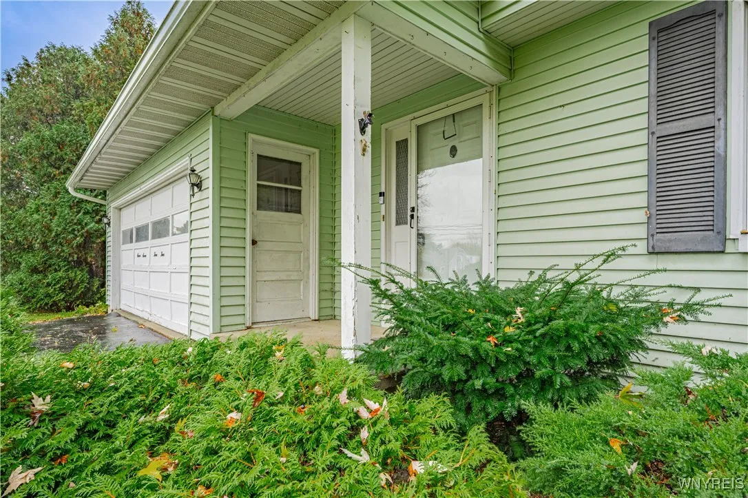 7744 Rochester Road, Royalton, New York 14067, Royalton, New York 14067, 3 Bedrooms Bedrooms, 5 Rooms Rooms,1 BathroomBathrooms,Residential,For Sale,7744 Rochester Road, Royalton, New York 14067,0,B1648301