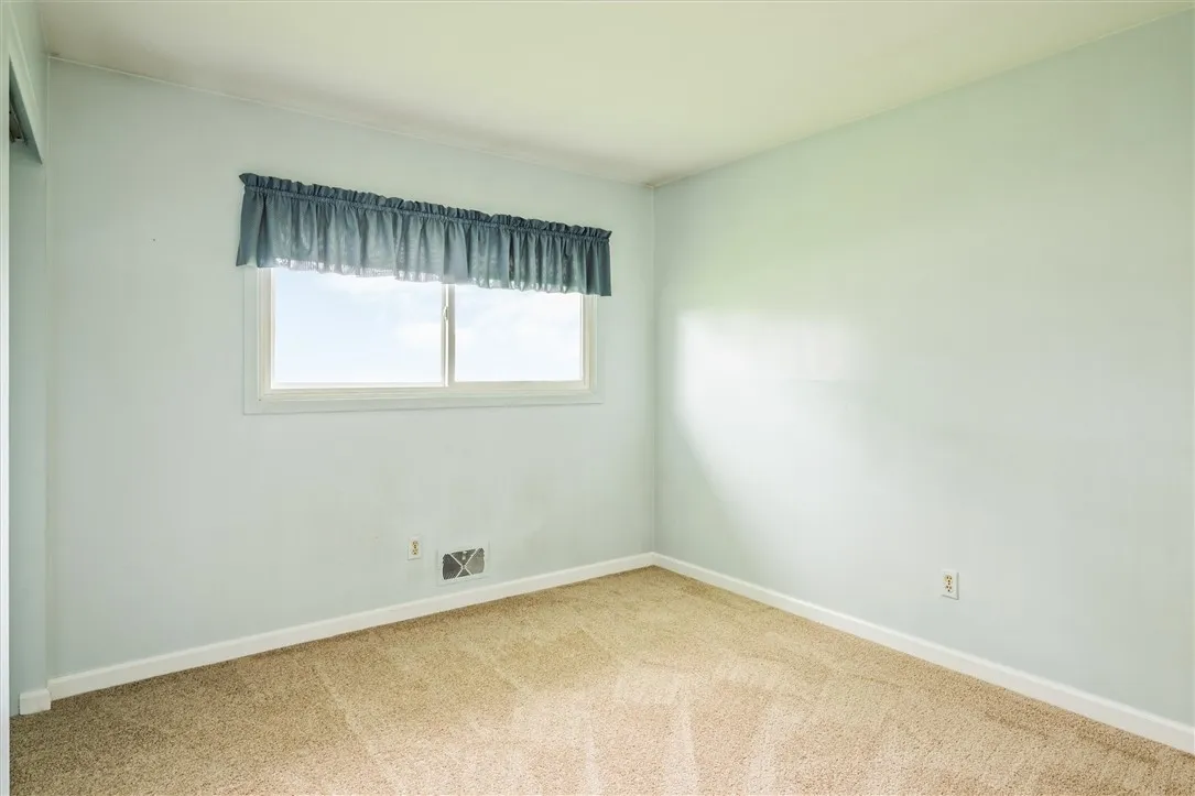 176 Wildbriar Road, Henrietta, New York 14623, Henrietta, New York 14623, 3 Bedrooms Bedrooms, 6 Rooms Rooms,2 BathroomsBathrooms,Residential,For Sale,176 Wildbriar Road, Henrietta, New York 14623,0,R1648760