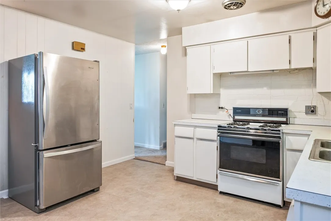 176 Wildbriar Road, Henrietta, New York 14623, Henrietta, New York 14623, 3 Bedrooms Bedrooms, 6 Rooms Rooms,2 BathroomsBathrooms,Residential,For Sale,176 Wildbriar Road, Henrietta, New York 14623,0,R1648760