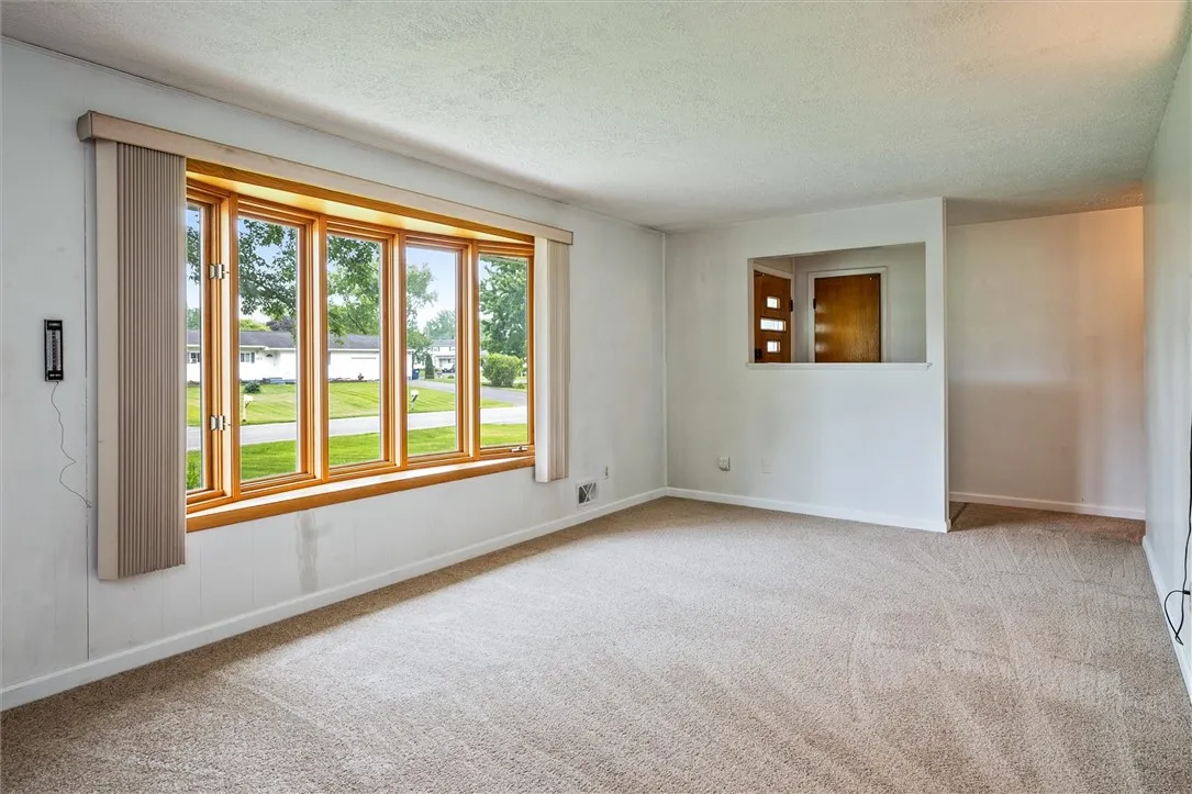 176 Wildbriar Road, Henrietta, New York 14623, Henrietta, New York 14623, 3 Bedrooms Bedrooms, 6 Rooms Rooms,2 BathroomsBathrooms,Residential,For Sale,176 Wildbriar Road, Henrietta, New York 14623,0,R1648760