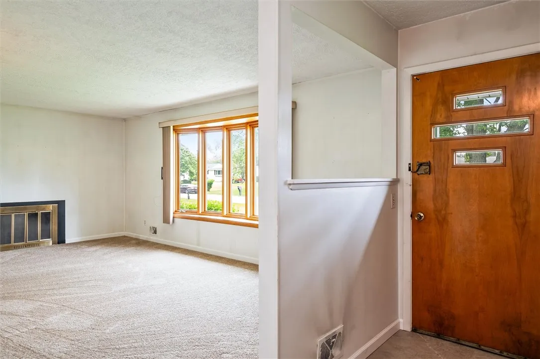 176 Wildbriar Road, Henrietta, New York 14623, Henrietta, New York 14623, 3 Bedrooms Bedrooms, 6 Rooms Rooms,2 BathroomsBathrooms,Residential,For Sale,176 Wildbriar Road, Henrietta, New York 14623,0,R1648760