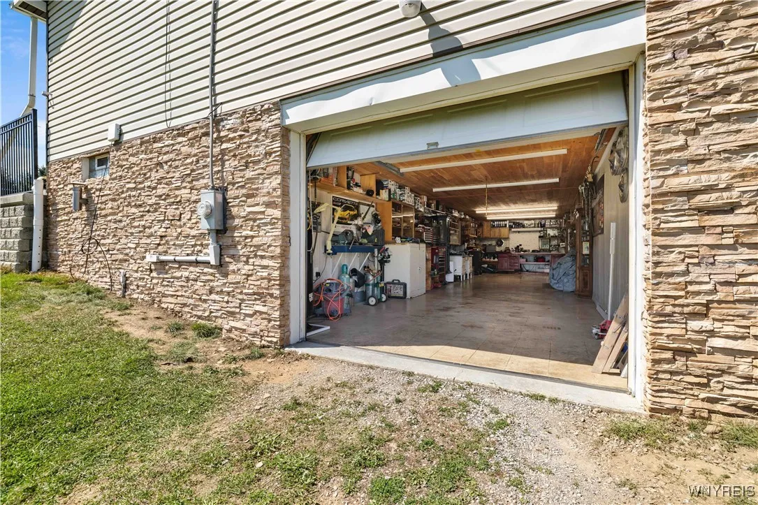 3272 Cascade Road, Attica, New York 14011, Attica, New York 14011, 3 Bedrooms Bedrooms, 5 Rooms Rooms,2 BathroomsBathrooms,Residential,For Sale,3272 Cascade Road, Attica, New York 14011,0,B1648790