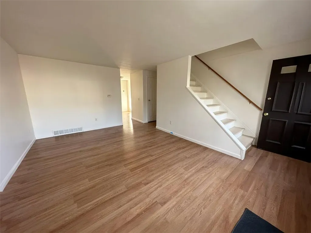 1078c Mt Hope Avenue Un21, Rochester, New York 146, Rochester, New York 14620, 2 Bedrooms Bedrooms, 6 Rooms Rooms,1 BathroomBathrooms,Residential,For Sale,1078c Mt Hope Avenue Un21, Rochester, New York 146,0,R1648639