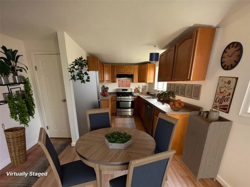 1078c Mt Hope Avenue Un21, Rochester, New York 146, Rochester, New York 14620, 2 Bedrooms Bedrooms, 6 Rooms Rooms,1 BathroomBathrooms,Residential,For Sale,1078c Mt Hope Avenue Un21, Rochester, New York 146,0,R1648639
