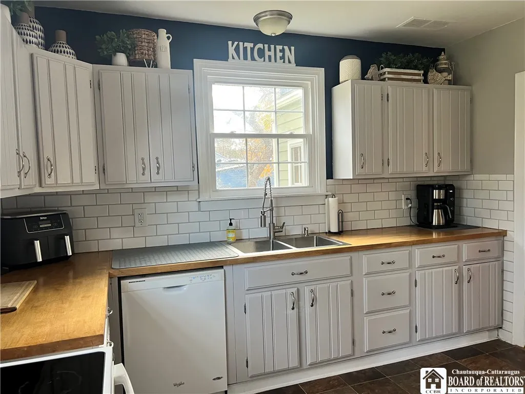 3332 Riverside Drive, Scio, New York 14895, Scio, New York 14895, 3 Bedrooms Bedrooms, 9 Rooms Rooms,1 BathroomBathrooms,Residential,For Sale,3332 Riverside Drive, Scio, New York 14895,0,R1648611