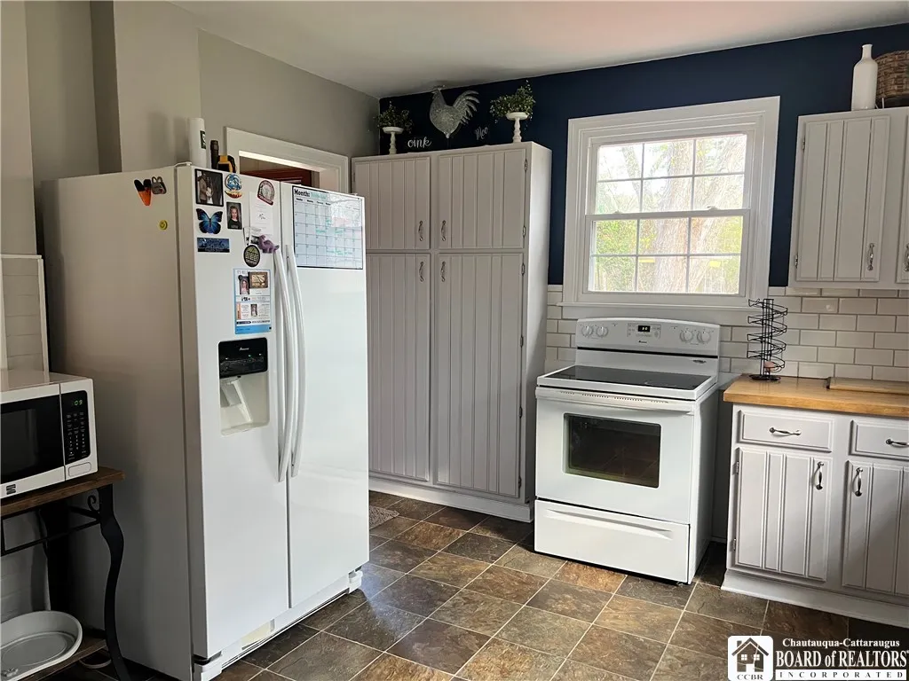 3332 Riverside Drive, Scio, New York 14895, Scio, New York 14895, 3 Bedrooms Bedrooms, 9 Rooms Rooms,1 BathroomBathrooms,Residential,For Sale,3332 Riverside Drive, Scio, New York 14895,0,R1648611