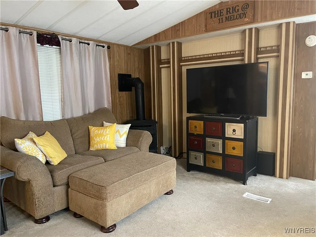 11 Melody Lane, Cheektowaga, New York 14225, Cheektowaga, New York 14225, 2 Bedrooms Bedrooms, 5 Rooms Rooms,1 BathroomBathrooms,Residential,For Sale,11 Melody Lane, Cheektowaga, New York 14225,0,B1648757