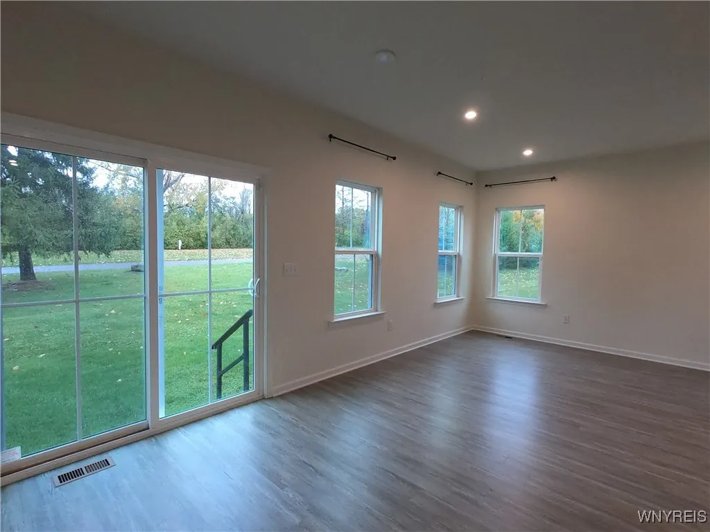 3581 Big Tree Road 10, Hamburg, New York 14075, Hamburg, New York 14075, 3 Bedrooms Bedrooms, 6 Rooms Rooms,2 BathroomsBathrooms,Residential,For Sale,3581 Big Tree Road 10, Hamburg, New York 14075,0,B1648725