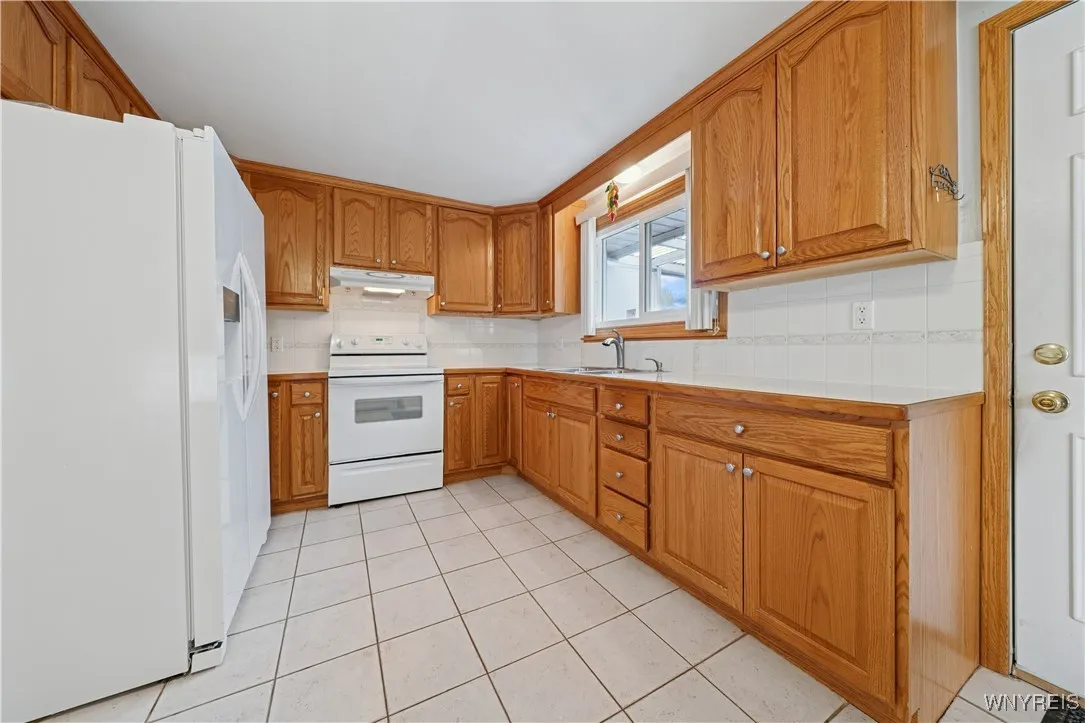 69 Maplegrove Avenue, Tonawanda, New York 14150, Tonawanda, New York 14150, 3 Bedrooms Bedrooms, 6 Rooms Rooms,1 BathroomBathrooms,Residential,For Sale,69 Maplegrove Avenue, Tonawanda, New York 14150,0,B1648808