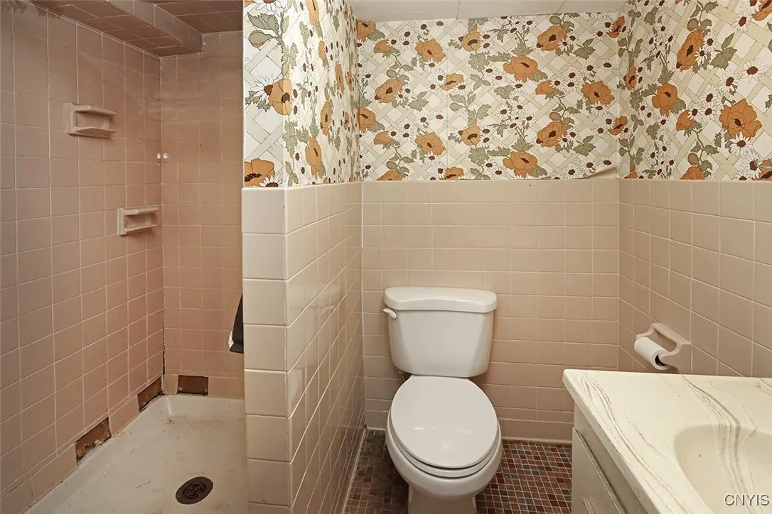 304 Cornwall Drive, Dewitt, New York 13214, De Witt, New York 13214, 4 Bedrooms Bedrooms, 8 Rooms Rooms,3 BathroomsBathrooms,Residential,For Sale,304 Cornwall Drive, Dewitt, New York 13214,0,S1648093