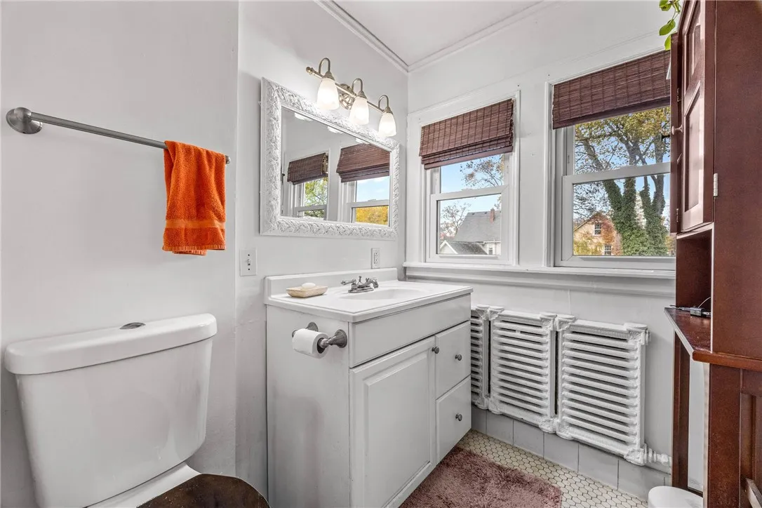 34 Riverside Street, Rochester, New York 14613, Rochester, New York 14613, 4 Bedrooms Bedrooms, 8 Rooms Rooms,1 BathroomBathrooms,Residential,For Sale,34 Riverside Street, Rochester, New York 14613,0,R1648768