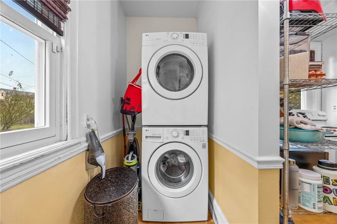 34 Riverside Street, Rochester, New York 14613, Rochester, New York 14613, 4 Bedrooms Bedrooms, 8 Rooms Rooms,1 BathroomBathrooms,Residential,For Sale,34 Riverside Street, Rochester, New York 14613,0,R1648768