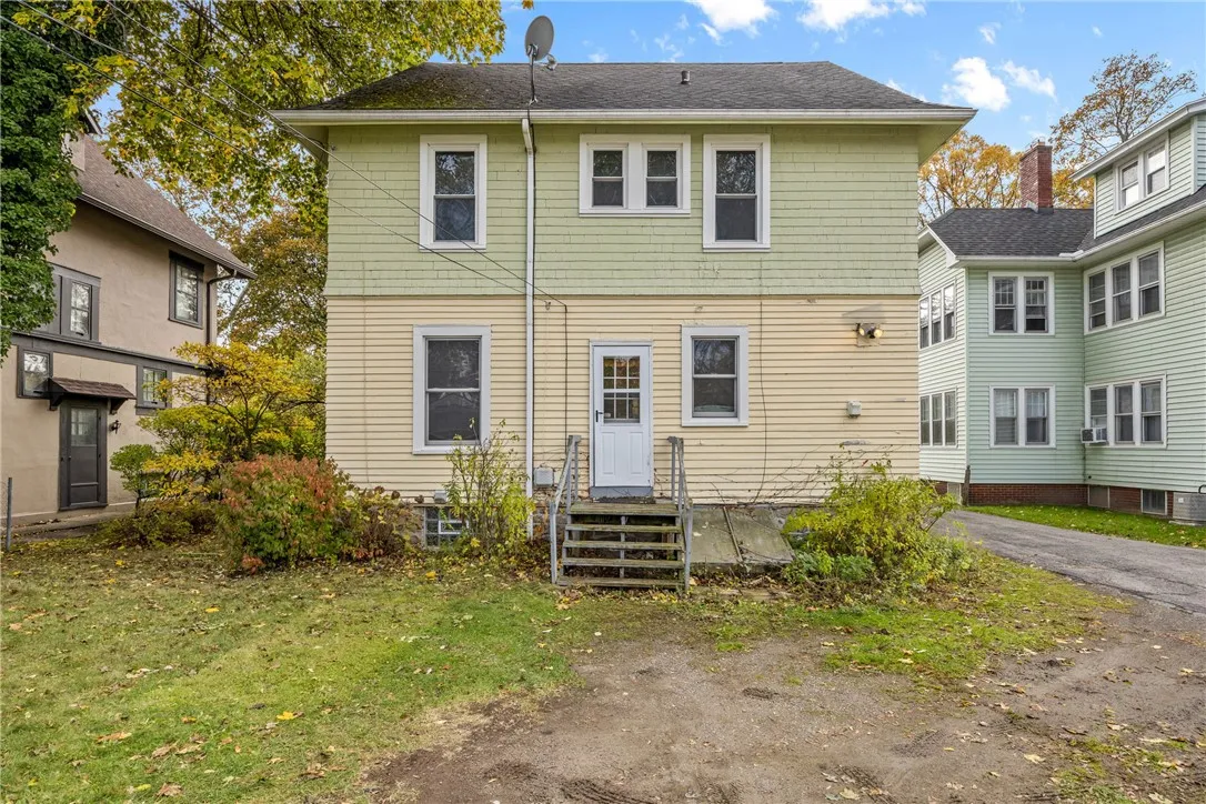 34 Riverside Street, Rochester, New York 14613, Rochester, New York 14613, 4 Bedrooms Bedrooms, 8 Rooms Rooms,1 BathroomBathrooms,Residential,For Sale,34 Riverside Street, Rochester, New York 14613,0,R1648768