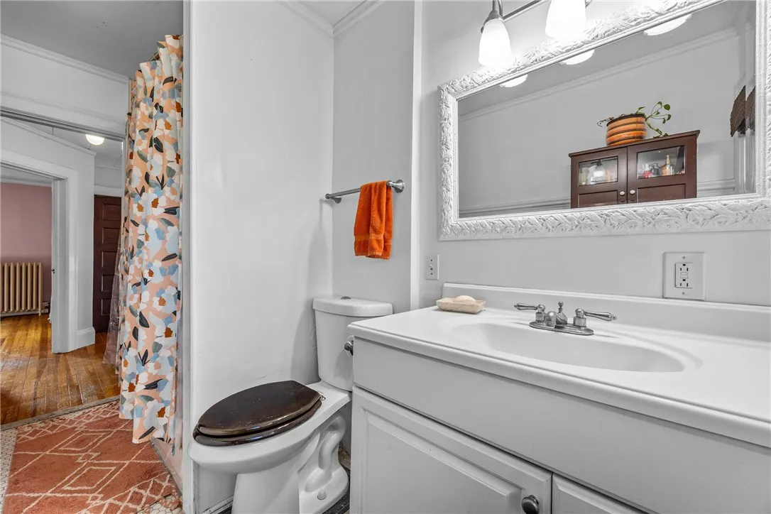 34 Riverside Street, Rochester, New York 14613, Rochester, New York 14613, 4 Bedrooms Bedrooms, 8 Rooms Rooms,1 BathroomBathrooms,Residential,For Sale,34 Riverside Street, Rochester, New York 14613,0,R1648768