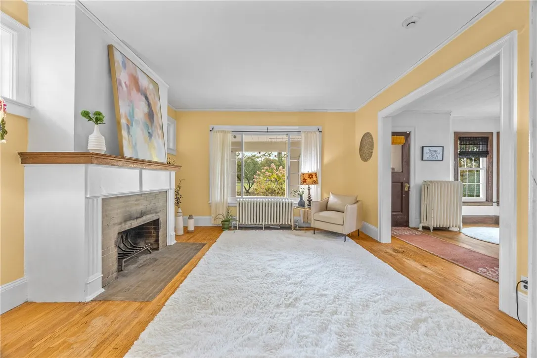 34 Riverside Street, Rochester, New York 14613, Rochester, New York 14613, 4 Bedrooms Bedrooms, 8 Rooms Rooms,1 BathroomBathrooms,Residential,For Sale,34 Riverside Street, Rochester, New York 14613,0,R1648768