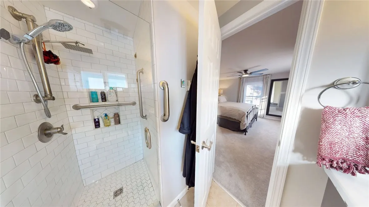 Primary En-Suite Bathroom