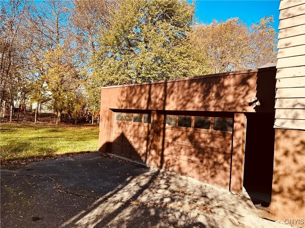 1128 Westcott Street, Syracuse, New York 13210, Syracuse, New York 13210, 4 Bedrooms Bedrooms, 7 Rooms Rooms,1 BathroomBathrooms,Residential,For Sale,1128 Westcott Street, Syracuse, New York 13210,0,S1648498