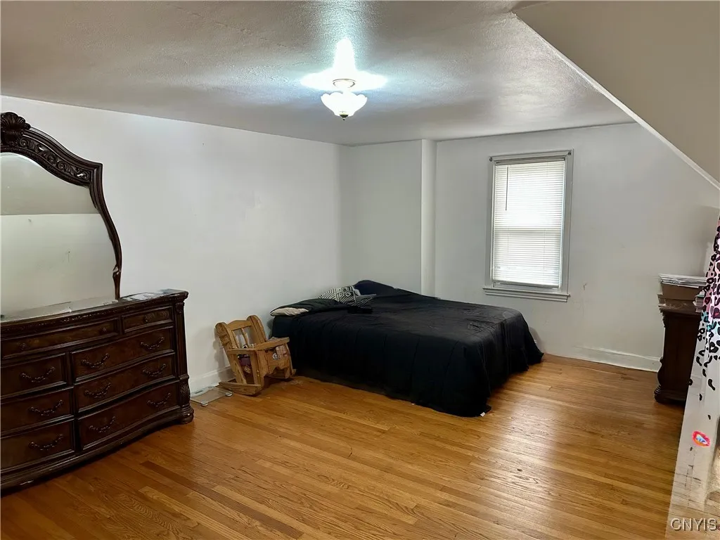 1128 Westcott Street, Syracuse, New York 13210, Syracuse, New York 13210, 4 Bedrooms Bedrooms, 7 Rooms Rooms,1 BathroomBathrooms,Residential,For Sale,1128 Westcott Street, Syracuse, New York 13210,0,S1648498