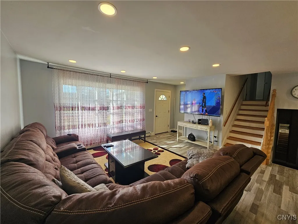 1305 Fairwood Drive, Utica, New York 13502, Utica, New York 13502, 4 Bedrooms Bedrooms, 6 Rooms Rooms,1 BathroomBathrooms,Residential,For Sale,1305 Fairwood Drive, Utica, New York 13502,0,S1648537