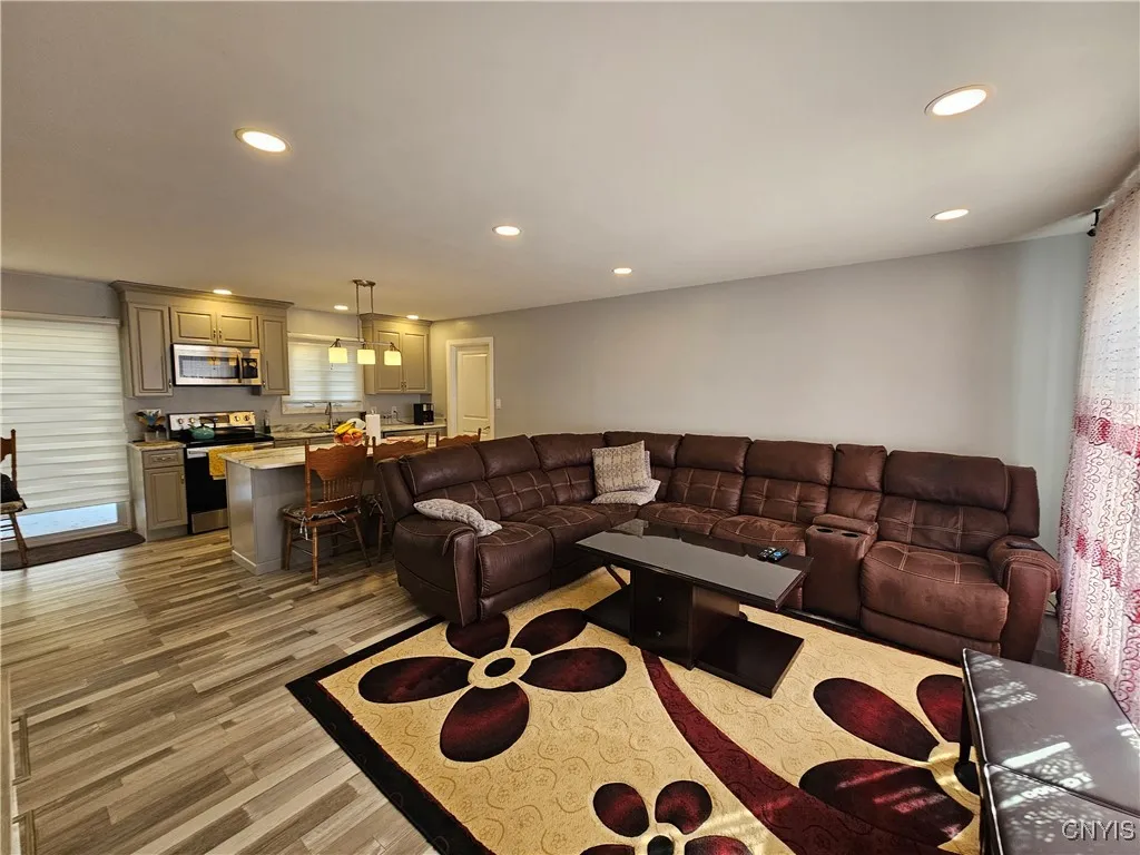 1305 Fairwood Drive, Utica, New York 13502, Utica, New York 13502, 4 Bedrooms Bedrooms, 6 Rooms Rooms,1 BathroomBathrooms,Residential,For Sale,1305 Fairwood Drive, Utica, New York 13502,0,S1648537